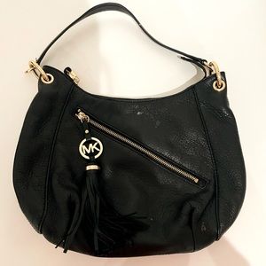 MICHAEL KORS black color shoulder purse